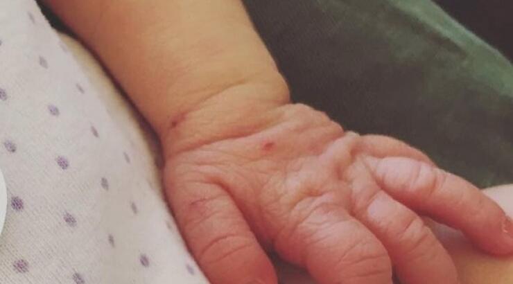 Baby Boom! Ανακοίνωσε ότι έγινε μανούλα με μια τρυφερή φωτογραφία