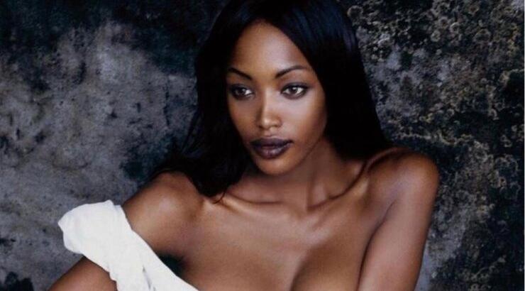 Naomi Campbell: Αποκάλυψε πως έγινε μητέρα και "έριξε" το instagram [εικόνα]