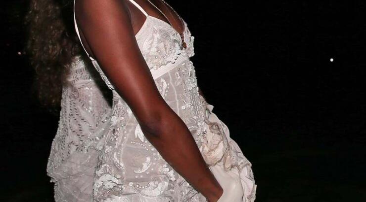 Naomi Campell: Δείτε την να ξεφαντώνει την Παραμονή Πρωτοχρονιάς