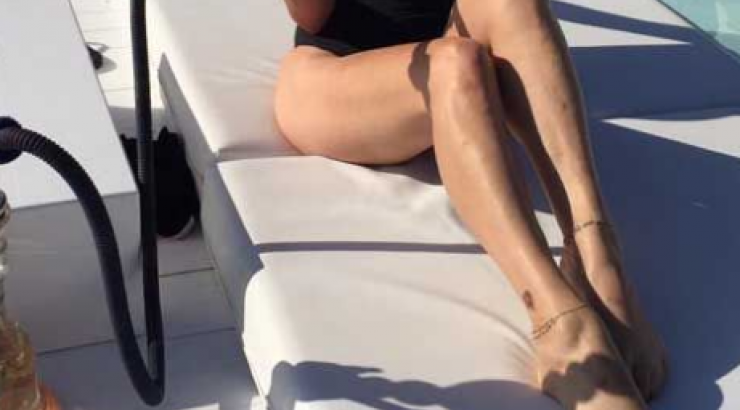 Κύπρια socialite "κολάζει" με το πλούσιο μπούστο της!