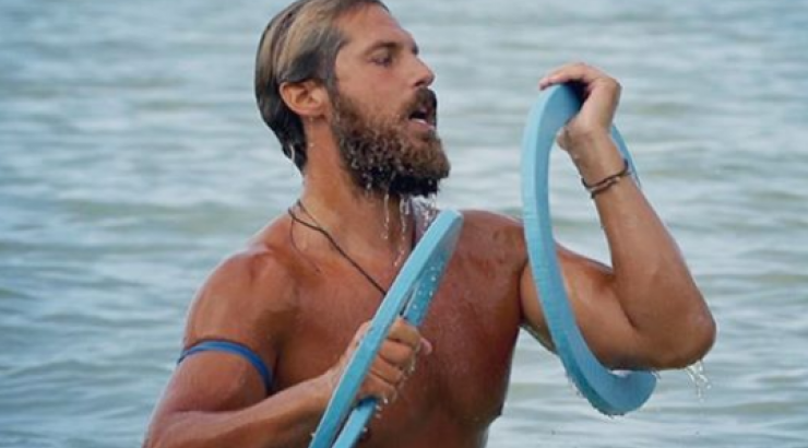 Δεν πιστεύαμε στα αυτιά μας! Ο Νάσος Παπαργυρόπουλος αποκάλυψε πως έφαγαν αποφάγια σκύλων με σκουλήκια στο “Survivor 2”