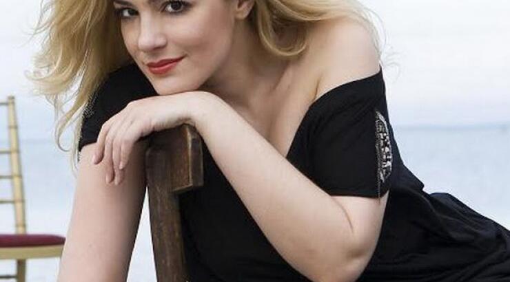 Έκπληξη από τη Νατάσα Μποφίλου! Αλλάζει επαγγελματική πορεία