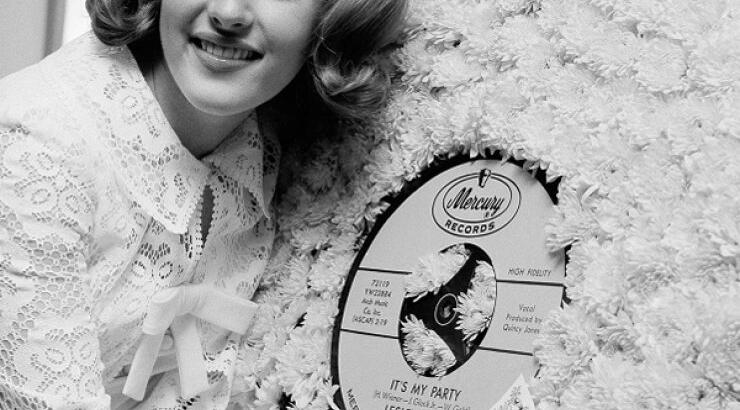 "Έφυγε" στα 68 της η τραγουδίστρια και στιχουργός Λέσλι Γκορ 