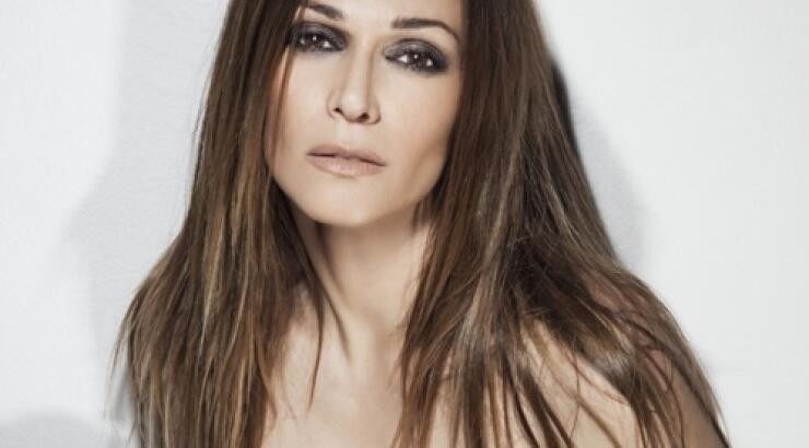 Αυτές τις φωτογραφίες θέλει να σκίσει η Έλλη Κοκκίνου