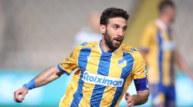 Τροχαίο ατύχημα στη Λευκωσία με σύγκρουση δύο οχημάτων: Στο σημείο ο Γιώργος Εφραiμ [εικόνες]