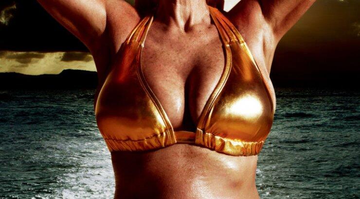 Μαγιό για όλες: 56χρονο μοντέλο φωτογραφίζεται για το 