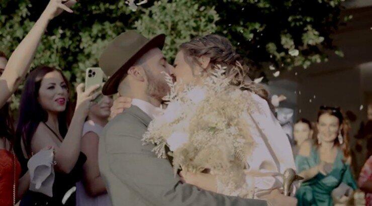 Νίκη Δραγούμη – Βασίλης Χαραλάμπους: Είδαμε όλες τις elegant λεπτομέρειες της διακόσμησης του γάμου τους