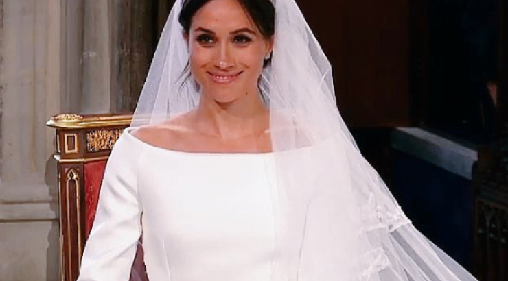 Υπέροχη! Η Meghan Markle έλαμψε με το κομψό της νυφικό!