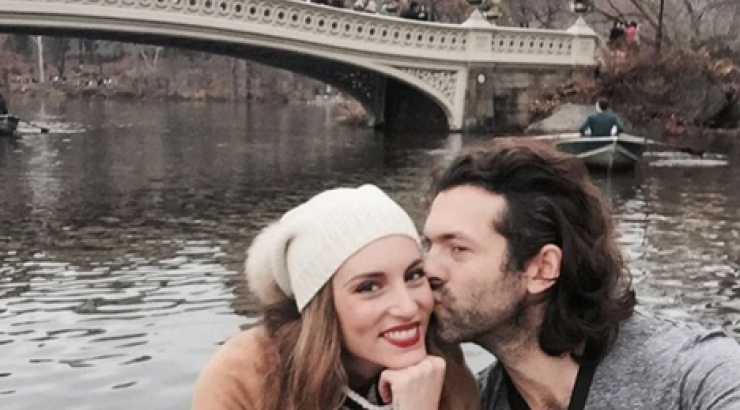 Το γλυκό μήνυμα και η φωτογραφία του αδερφού της Αθηνάς Οικονομάκου μετά τον γάμο της ηθοποιού!