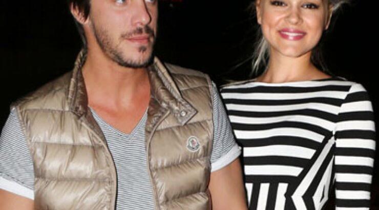 Η Βίκυ Κάβουρα θέλει και γάμο και παιδί από τον Νίκο Οικονομόπουλο!