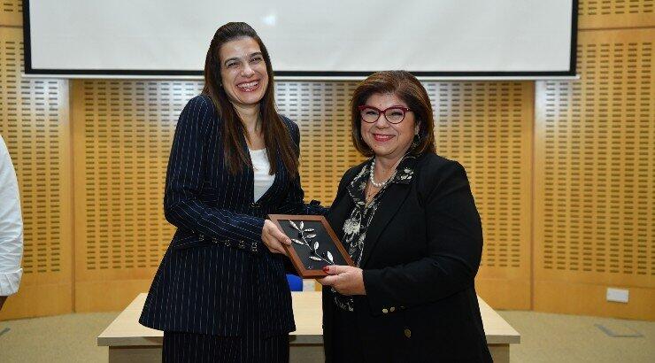 Τιμητικό βραβείο στην Άρτεμις Αντωνιάδου Managing Director Voici la Mode Group of Companies