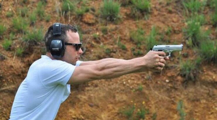 Βίντεο ντοκουμέντο: Ο Όσκαρ Πιστόριους δοκιμάζει το όπλο της δολοφονίας