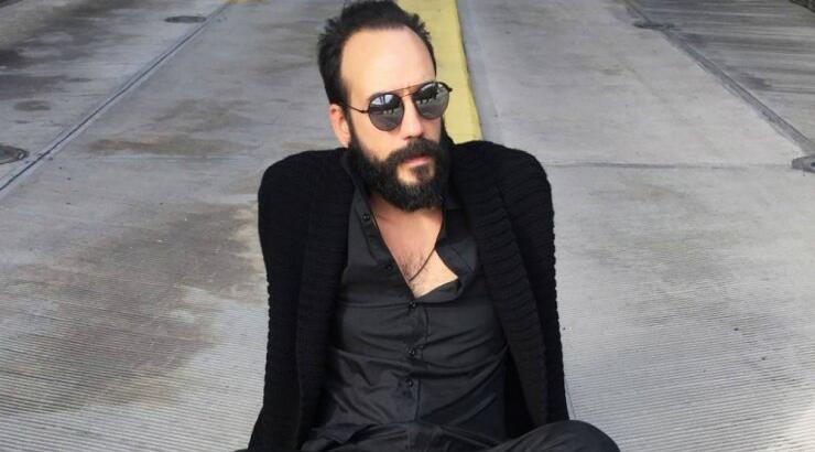 Πάνος Μουζουράκης: Βουρκωμένος μιλάει πρώτη φορά για τον θάνατο του πατέρα του [βίντεο]