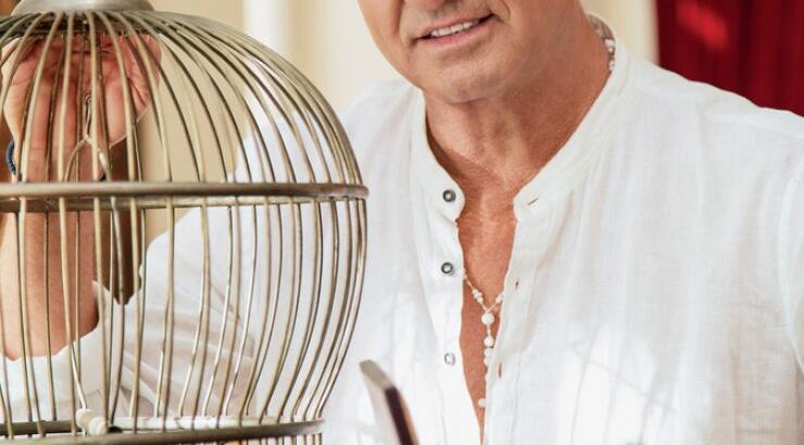 Ο Λευτέρης Πανταζής ψάλτης σε βάπτιση με νονούς δύο Κύπριους και την κόρη του!