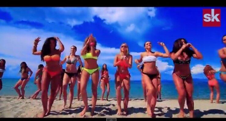 Aκούστε το “Δεν ταιριάζετε σου λέω” του Παντελίδη με ξένο στίχο 