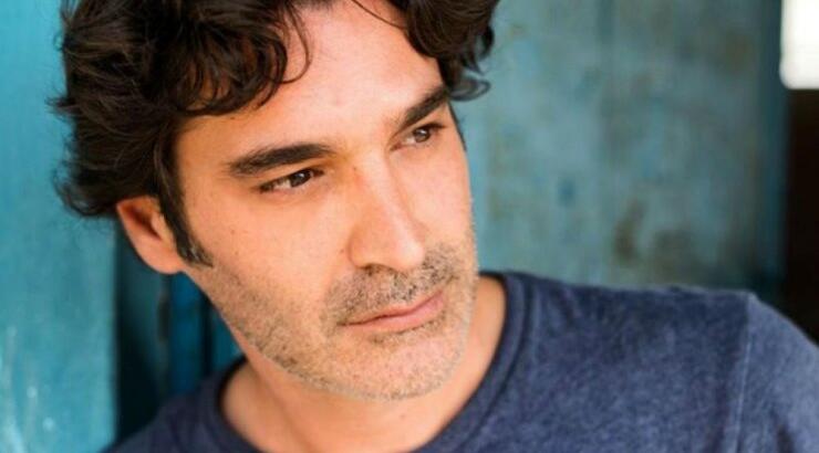 Χριστόφορος Παπακαλιάτης: Μας έδειξε την υπέροχη αυλή και το υπνοδωμάτιό του στο σπίτι του στο Hollywood! 