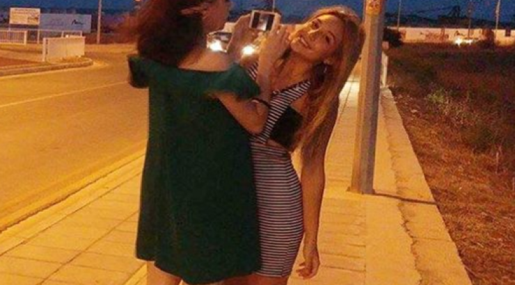 36χρονη Κύπρια ηθοποιός μας συστήνει την 18χρονη κόρη της! [βίντεο]