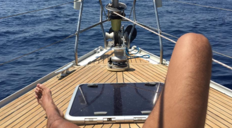 Επώνυμος Έλληνας πόσταρε για πρώτη φορά φωτογραφία με τη νέα του σύντροφο λίγο καιρό μετά το διαζύγιο του!