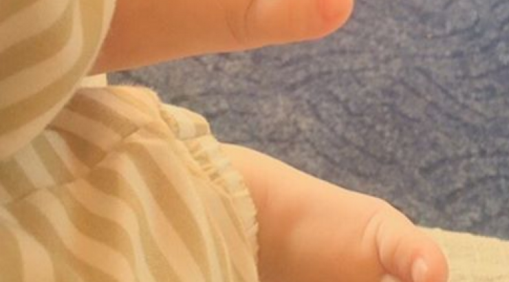 Ελληνίδα τραγουδίστρια δημοσίευσε την πρώτη φωτογραφία του νεογέννητου!