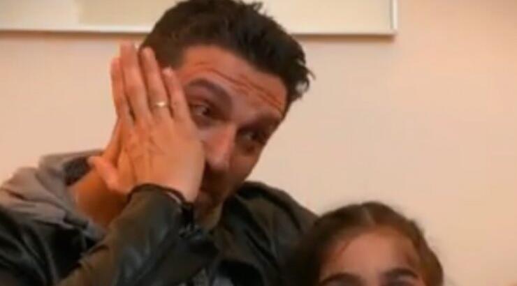 Η συγκίνηση του Κυριάκου Πελεκάνου όταν αποχαιρέτησε την οικογένειά του! [βίντεο]