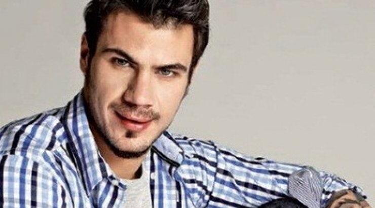 Άκης Πετρετζίκης: Πρόδωσε στο Instagram τη νέα παρουσιάστρια του Πρωϊνού του Mega;