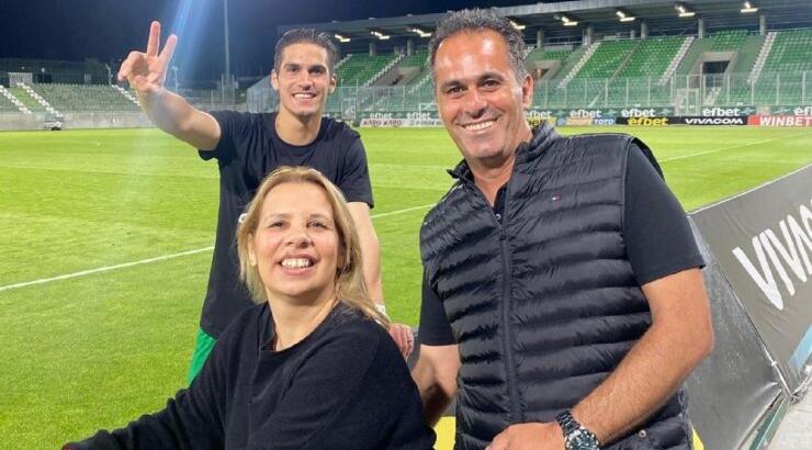 Πιέρος Σωτηρίου: Δείτε τον να κάνει pilates με τη μαμά του! [βίντεο]