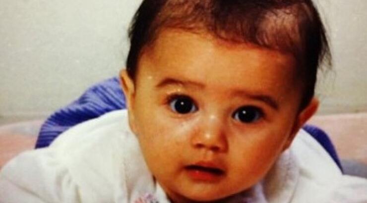 Ποια sexy Ελληνίδα ηθοποιός είναι η μικρή στη φωτογραφία;