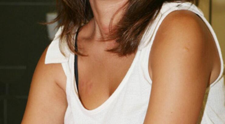 Με ποιο γνωστό τραγουδιστή έχει σχέση η Πηνελόπη Πλάκα;