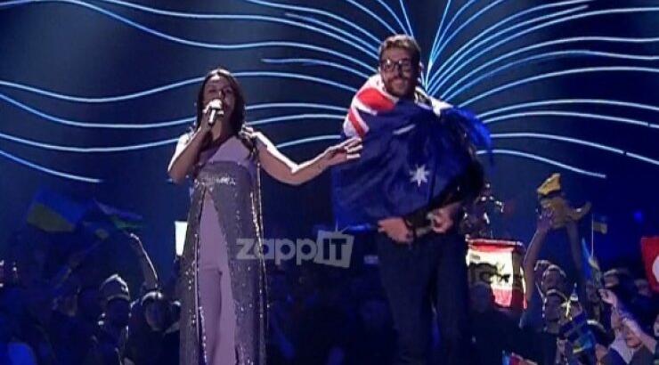 Eurovision 2016: Ποιος κατέβασε το παντελόνι του στη σκηνή στον τελικό; [εικόνες]