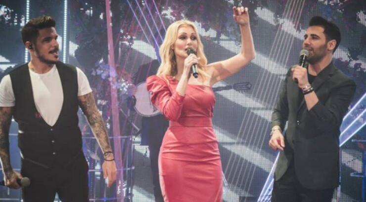 Εντυπωσίασε η Νατάσα Θεοδωρίδου στην πρεμιέρα της με δημιουργίες Έφης Παπαιωάννου [εικόνες]