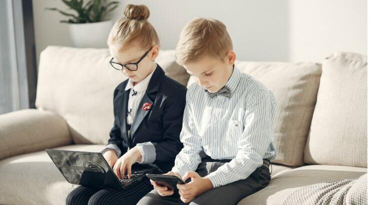 Έξι συμβουλές για να προστατεύσεις το παιδί σου από τους κινδύνους του διαδικτύου