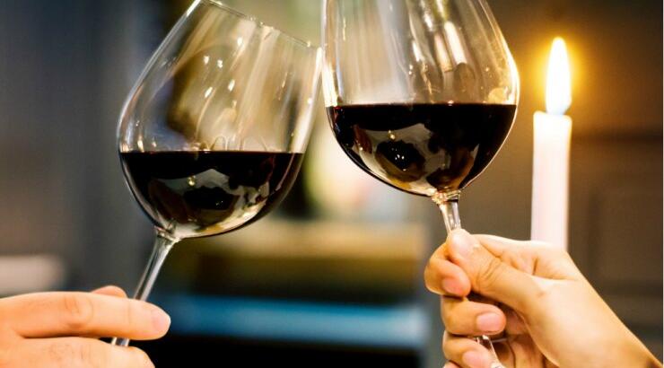 20 ερωτήσεις για να ξεκινήσεις μια συζήτηση στο πρώτο ραντεβού