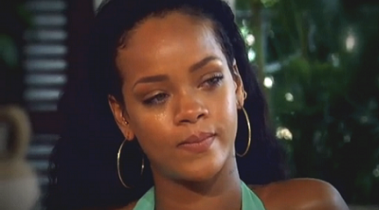 Rihanna: "Αγαπώ ακόμη τον Chris Brown"