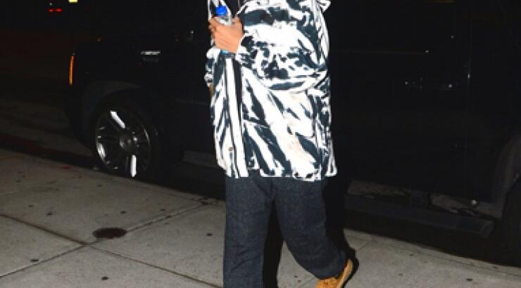 Για ποιο λόγο η Rihanna πετάει από τη χαρά της; [εικόνες]