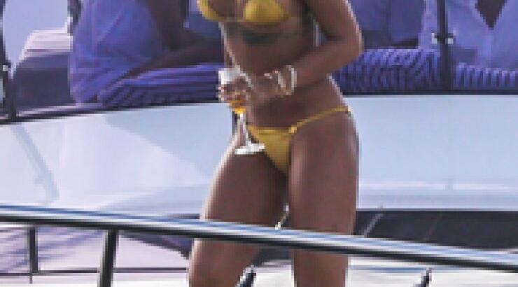 Δείτε τη Rihanna…ακόμη μια φορά με…bikini