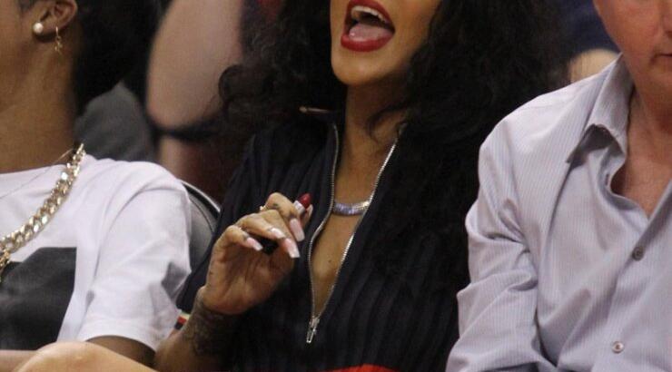 Γιατί είναι αγχωμένη η Rihanna; [εικόνες]