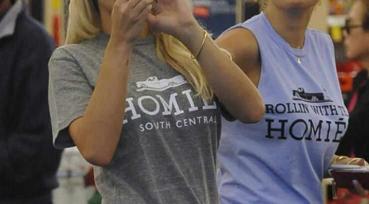 Ποιον φωτογραφίζει η Rita Ora;