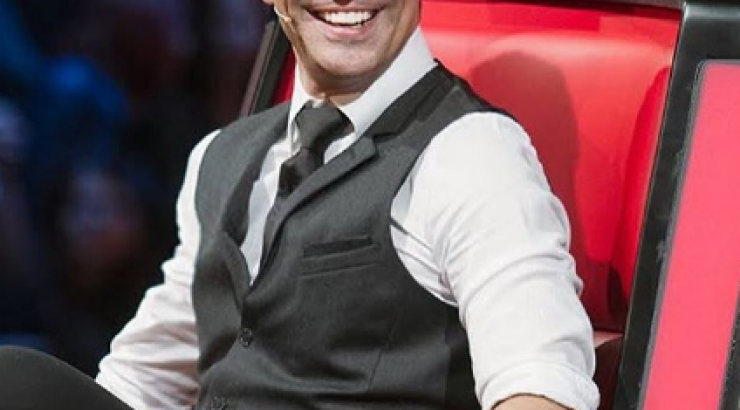 Το πιο τρυφερό στιγμιότυπο του “The Voice”: Εισέβαλε στο πλατό και έτρεξε στην αγκαλιά του Σάκη Ρουβά!