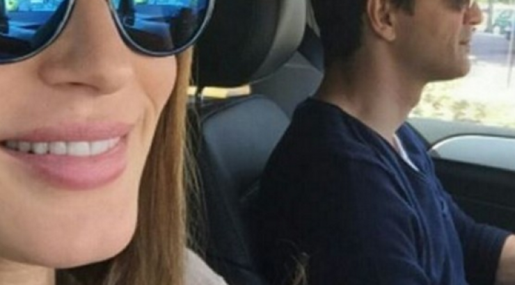 Σάκης Ρουβάς: Το πρώτο του μήνυμα μέσα από το μαιευτήριο μετά τη γέννηση του γιου του!