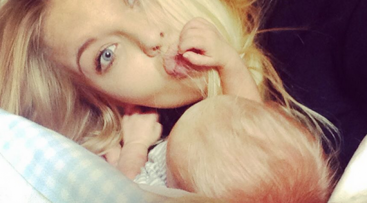 Ροζίτα Κεντάλα: Η πρώτη βόλτα με τον νεογέννητο γιο της!