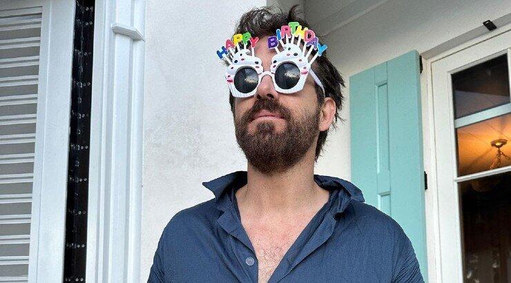 Δείτε την εγκυμονούσα Blake Lively να γιορτάζει τα γενέθλια του συζύγου της, Ryan Reynolds [εικόνες]