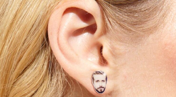 O Ryan Gosling έγινε σκουλαρίκια!