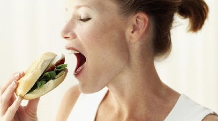 Πώς να γυμνάσεις το σαγόνι σου ώστε να χάσεις κιλά;