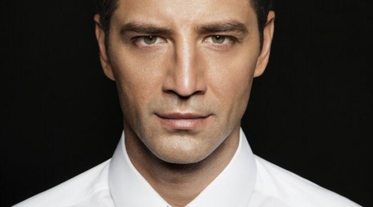 "The Voice": Ο Σάκης Ρουβάς στη θέση του Μιχάλη Κουϊνέλη; [βίντεο]