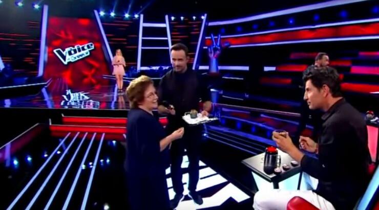 “The Voice”: Η γιαγιά διαγωνιζόμενης που ξετρέλανε τους coaches! [βίντεο]