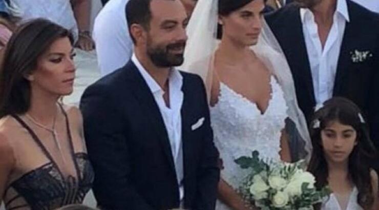Τα πρώτα στιγμιότυπα από το γάμο του Σάκη Τανιμανίδη και της Χριστίνας Μπόμπα!