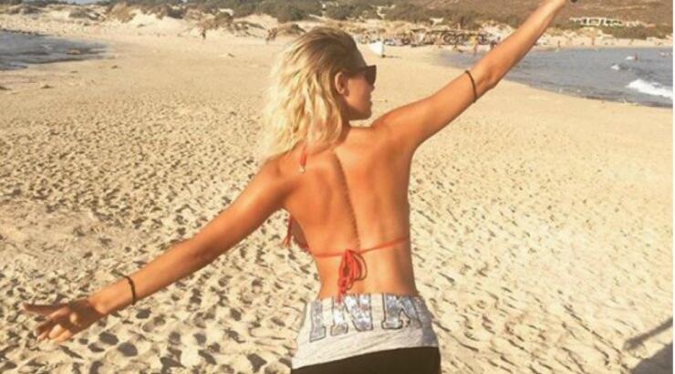 Ελληνίδα τραγουδίστρια είναι 7,5 μηνών έγκυος και δεν το έχει πάρει κανείς χαμπάρι