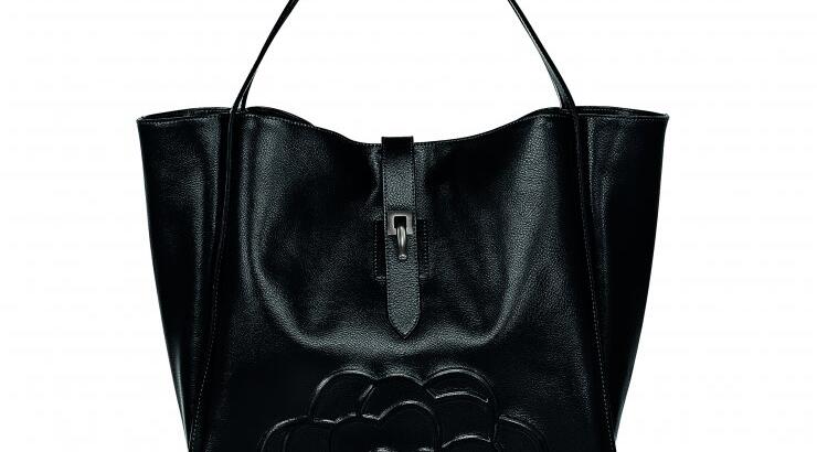 Folli Follie: Αξεσουάρ με έμπνευση τη Σαντορίνη 