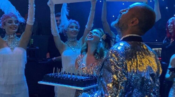 Κύπριος επιχειρηματίας πραγματοποίησε πάρτι με ακροβατικά και εκλεκτούς καλεσμένους στο σπίτι του