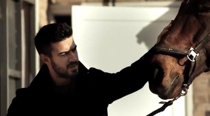 O Τσιμιτσέλης στο νέο clip της Δρακοπούλου